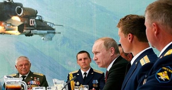 Tổng thống Putin cách chức, sa thải 16 tướng lĩnh quân đội