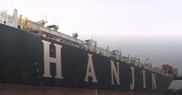 Việt Nam sớm rút hàng ra khỏi 5.000 container từ các tàu biển Hanjin