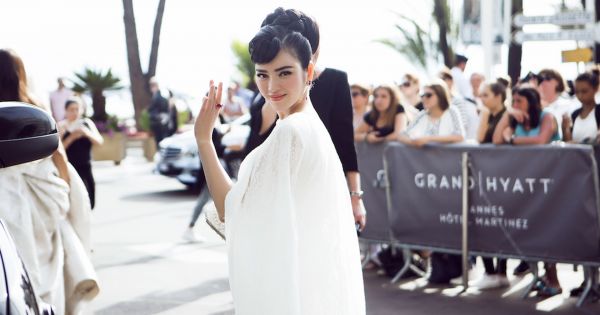 Những bộ váy dự LHP Cannes đầy ấn tượng của Lý Nhã Kỳ