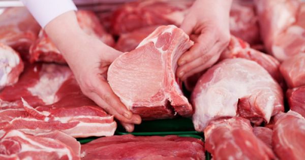 Thịt lợn 100.000 đồng/3kg bán tràn lan ở TP.HCM