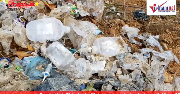 Hà Tĩnh: Chôn rác thải y tế trong vườn cán bộ xã, đầu nguồn nước