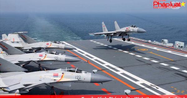 Phản lực cơ Trung Quốc chặn đầu máy bay Hải quân Hoa Kỳ