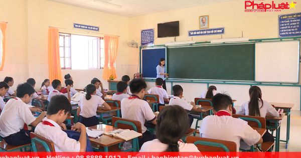 Niềm vui đến trường của học sinh trên xã đảo Thạnh An