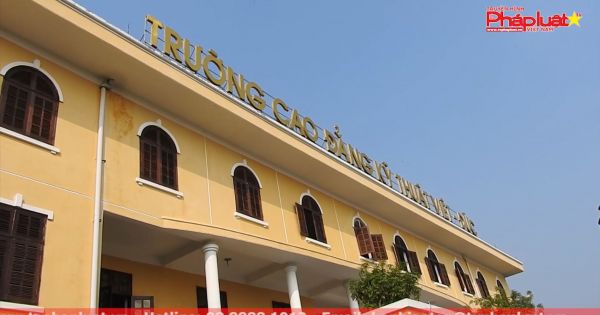 Trường cao đẳng Việt Đức (Hà Tĩnh): Quyết định điều chuyển nhân sự có dấu hiệu bị sửa chữa