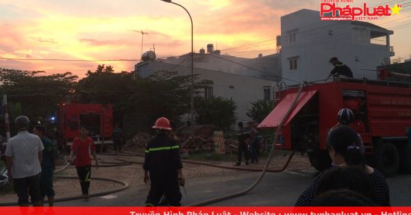 TP HCM hỏa hoạn kinh hoàng tại căn nhà nghi sang chiết ga lậu