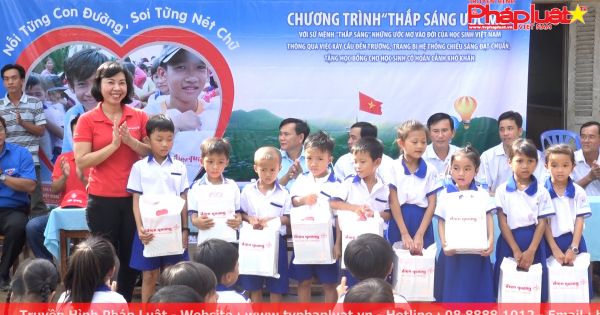 Điện Quang – Thắp sáng ước mơ cho trẻ em nghèo vùng sâu vùng xa