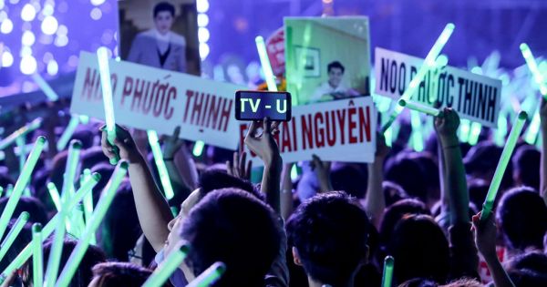 Fan nữ ngất xỉu ngay liveshow “khủng” của Noo Phước Thịnh tại Hà Nội