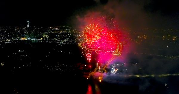 Toàn cảnh Flycam đêm bắn pháo hoa 2018