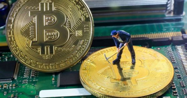Bitcoin tăng giá nhẹ ở ngưỡng 8.000 USD