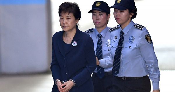 Park Geun-hye: Từ “lá ngọc cành vàng” đến Tổng thống bị phế truất