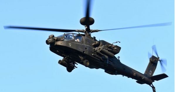 Mỹ trực thăng Apache rơi, hai phi công thiệt mạng