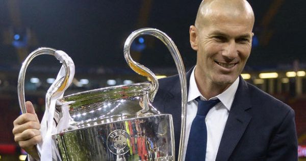 Zidane bất ngờ từ chức huấn luyện viên trưởng Real Madridd