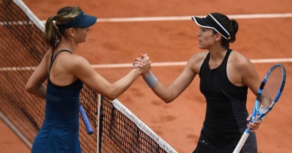 Búp bê Nga Sharapova rời giải Roland-Garros