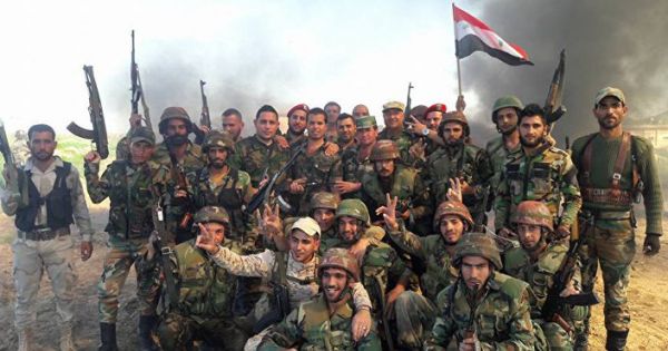 Syria: Nhóm chiến binh thuộc FSA quay súng đầu hàng lực lượng chính phủ