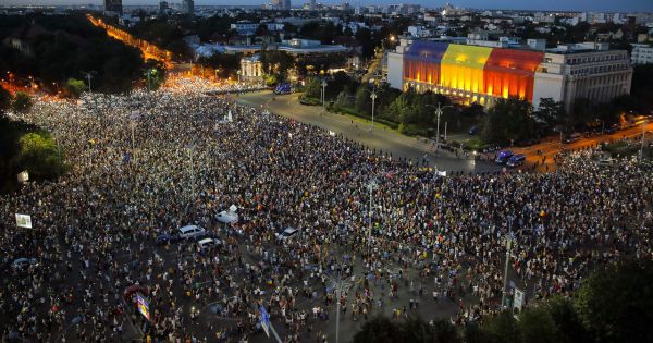 Rumani: Biểu tình phản đối chính phủ bùng phát thành bạo động
