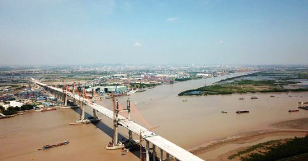 Xử lý nghiêm hành vi trộm cắp hơn 100 tấm lưới chắn rác bằng gang tại cao tốc Hạ Long - Hải Phòng
