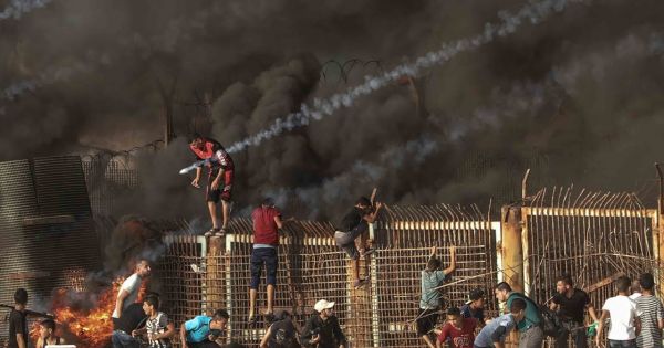 Căng thẳng dâng cao, Israel đóng cửa biên giới với Dải Gaza