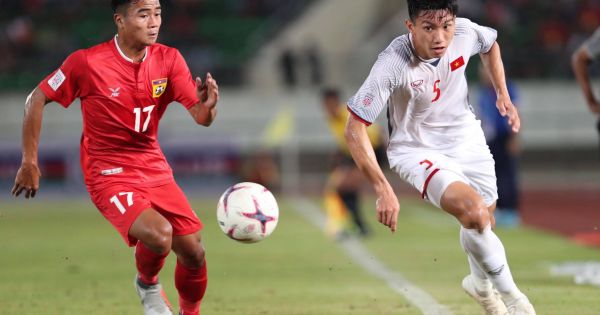 Thắng Lào 3-0, Việt Nam khởi đầu suôn sẻ ở AFF Cup