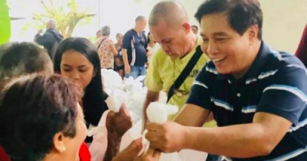 Nghị sĩ Philippines bị sát hại khi đang trao quà Giáng sinh