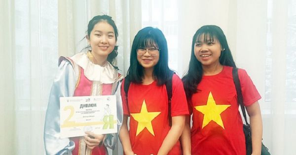Hai nữ sinh Việt đoạt huy chương tại Olympic tiếng Nga quốc tế lần thứ 16
