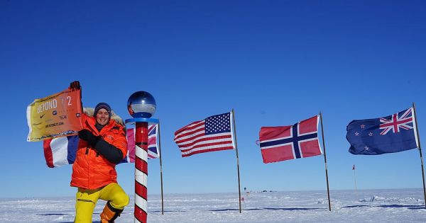 Người đầu tiên độc hành xuyên Nam Cực không có trợ giúp