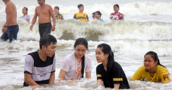 60 người được cứu khi tắm biển Vũng Tàu trong bốn ngày lễ