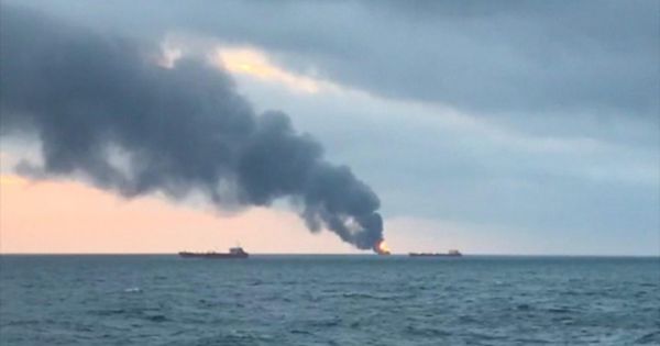 Cháy tàu chở dầu ngoài khơi eo biển Kerch, ít nhất 14 người thiệt mạng