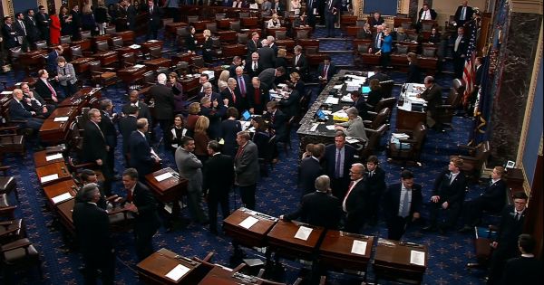 Thượng viện Mỹ không thông qua hai dự luật mở cửa lại chính phủ