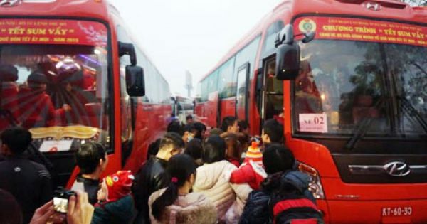Hà Nội tổ chức nhiều chuyến xe miễn phí đưa công nhân về quê đón Tết