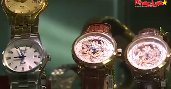 Các hãng bán lẻ nhảy vào lĩnh vực phân phối đồng hồ