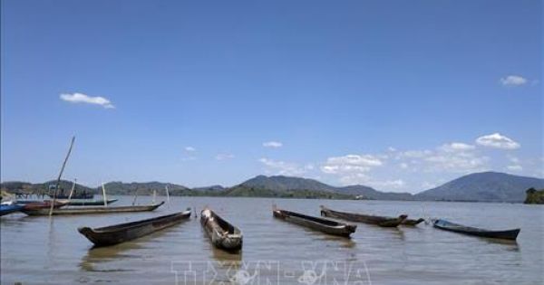 Khám phá Hồ Lắk – hồ nước ngọt tự nhiên lớn thứ hai tại Việt Nam