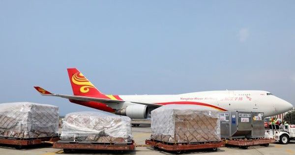 Máy bay Trung Quốc chuyển hàng viện trợ đến Venezuela