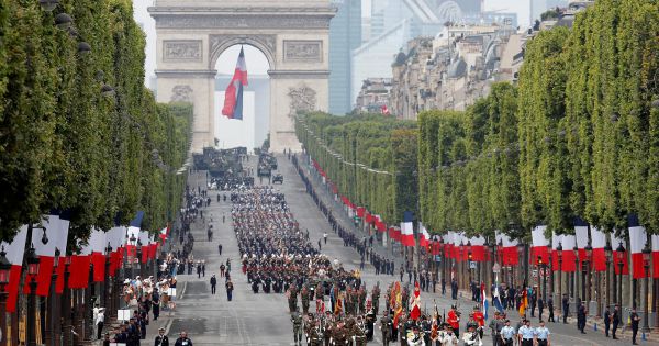 Cộng hòa Pháp kỷ niệm Quốc khánh, biểu tình nổ ra ở Paris
