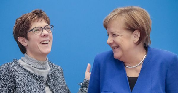 Thủ tướng Đức bổ nhiệm bộ trưởng quốc phòng mới