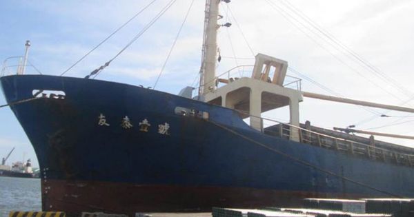 Tàu chiến Trung Quốc bị cáo buộc đâm tàu hàng Đài Loan