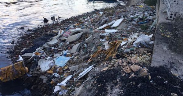 Ám ảnh với ô nhiễm tại cảng cá Lạch Bạng lớn nhất Bắc Trung Bộ