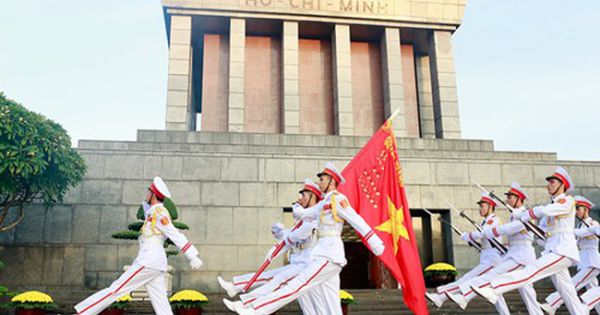 Lễ chào cờ trang trọng ngày Quốc khánh tại quảng trường Ba Đình
