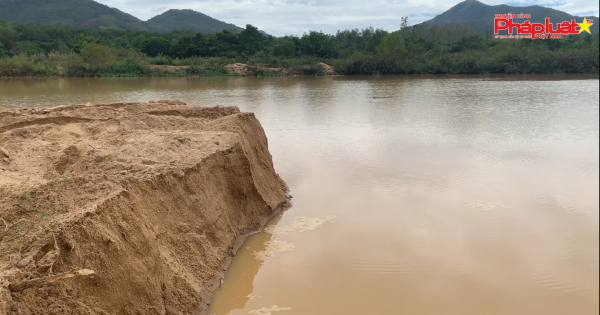 Bình Định: Chính quyền “bó tay” với mỏ cát liên tiếp sai phạm?