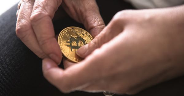 Bitcoin ‘bẻ lái’, vốn hóa lên 148 tỷ USD