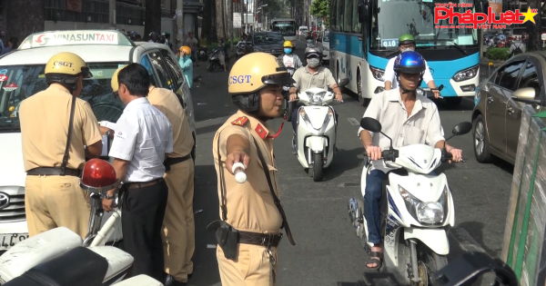 Bộ Công an đề xuất người dân được ghi hình cảnh sát giao thông