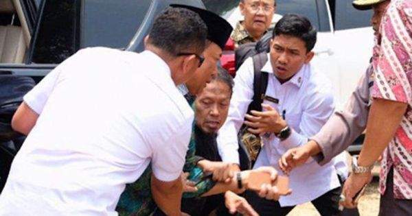 Bộ trưởng An ninh Indonesia bị tấn công tại Pandeglang