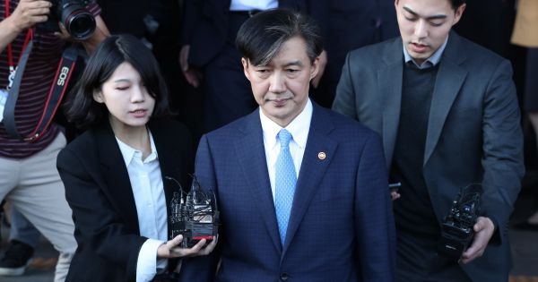 Bộ trưởng Tư pháp Hàn Quốc thông báo từ chức