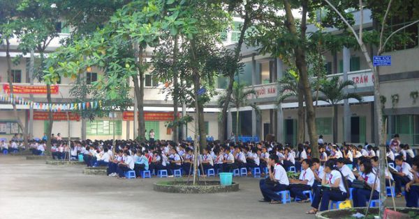 Quảng Ninh: Bị bạn xịt bình hơi cay trong giờ học, 19 học sinh nhập viện