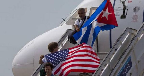 Mỹ cấm các hãng hàng không bay đến Cuba