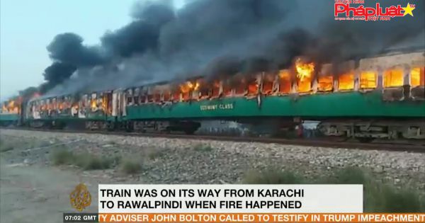 Hỏa hoạn kinh hoàng trên tàu hỏa ở Pakistan, 62 người thiệt mạng