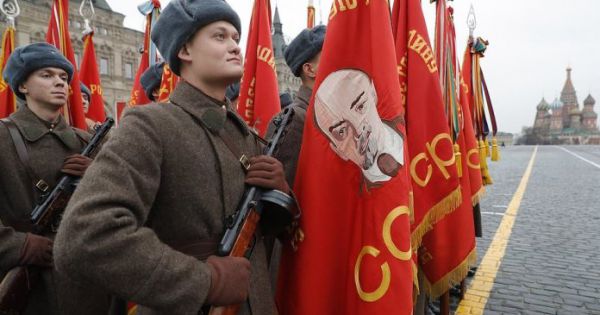 Nga: Duyệt binh kỷ niệm Cách mạng Tháng Mười vĩ đại