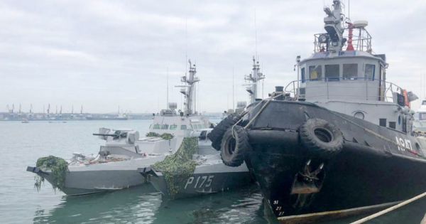 Nga trao trả 3 tàu chiến cho Ukraine