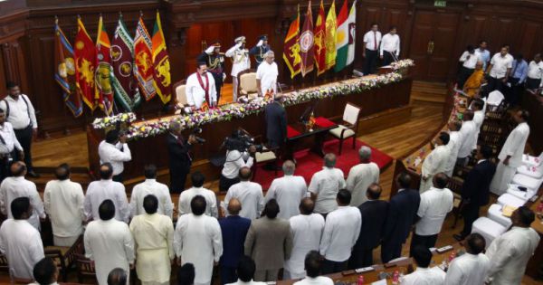 Tân tổng thống Sri Lanka đình chỉ quốc hội trước thềm tuyển cử
