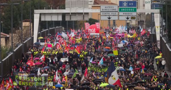 Pháp: Đình công toàn quốc khiến giao thông tê liệt nghiêm trọng