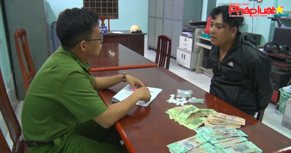 Kiên Giang – Công an bắt quả tang đối tượng mua bán ma túy đêm Noel